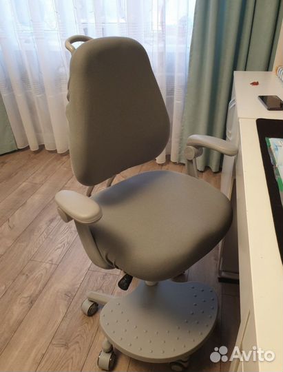 Компьютерное кресло для школьника