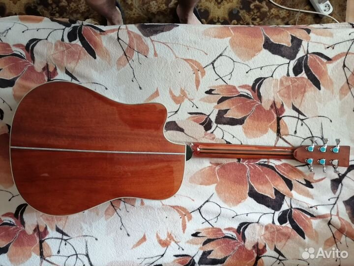 Акустическая гитара