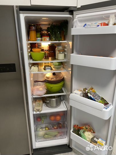 Холодильник Samsung