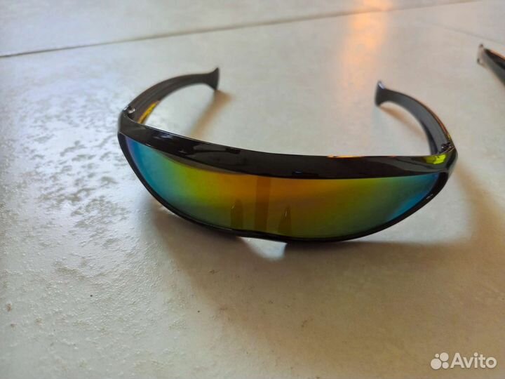 Солнечно защитные очки