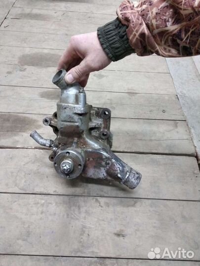 Водяная помпа газ 24 волга