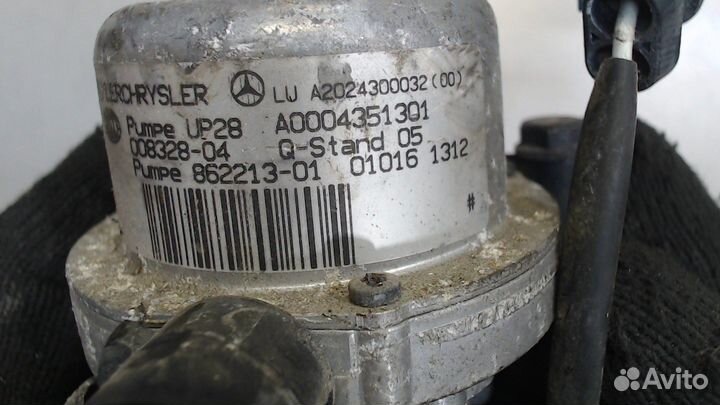 Насос вакуумный Mercedes CLK W208, 2001