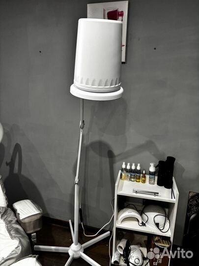 Напольная стойка-пылесос для педикюра