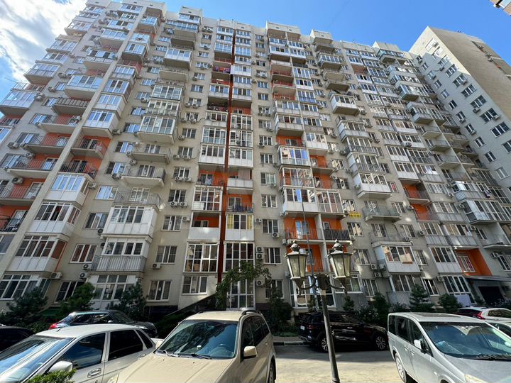 2-к. квартира, 56 м², 8/16 эт.