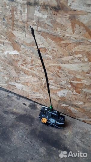 Замок двери задней левой Opel Insignia 2008-2017