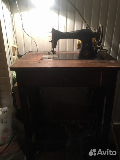 Швейная машинка Adler