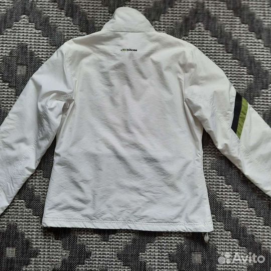 Ветровка женская