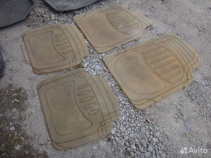 Коврики в салон универсальные
