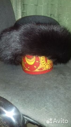 Зимняя фетровая шляпка с песцовой опушкой