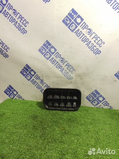 Воздушный клапан кузова задний левый Skoda Superb