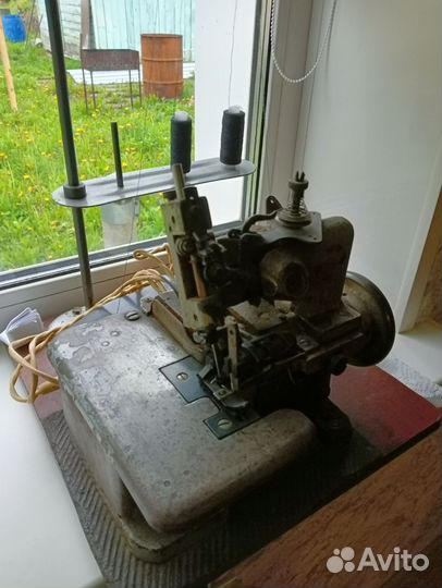 Оверлок для швейной машины