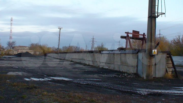 Склад, 296 м² земельный участок 1,04 га