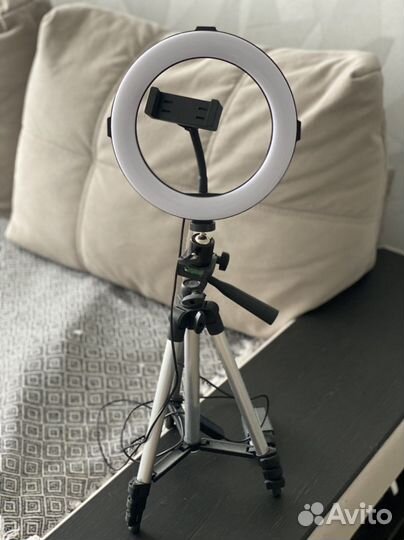 Кольцевая лампа со штативом