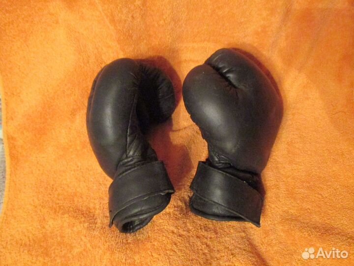 Боксерские перчатки