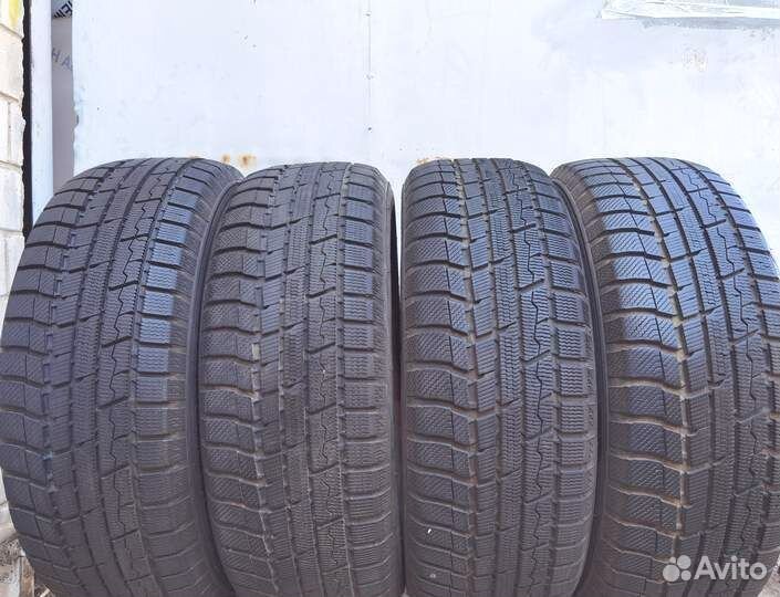 Toyo Winter Tranpath TX 215/60 R17 96Q