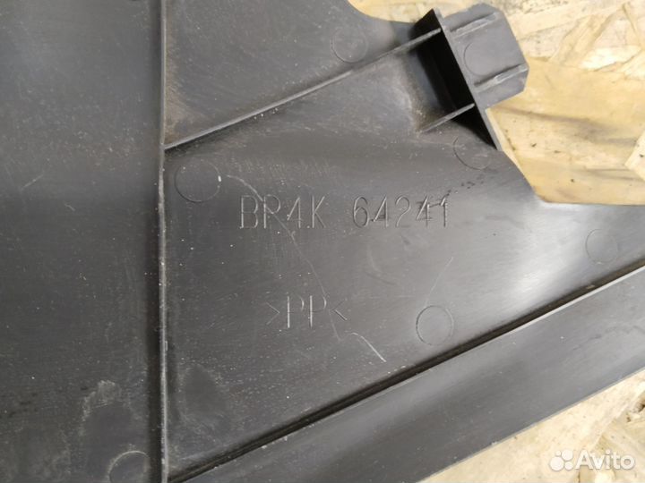 Накладка центральной консоли BP4K64241 Mazda 3 BK