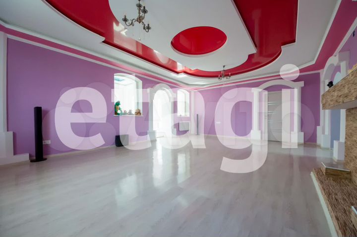 Дом 254,7 м² на участке 6 сот.