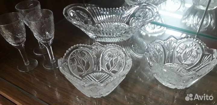 Хрусталь. Много. В идеальном состоянии