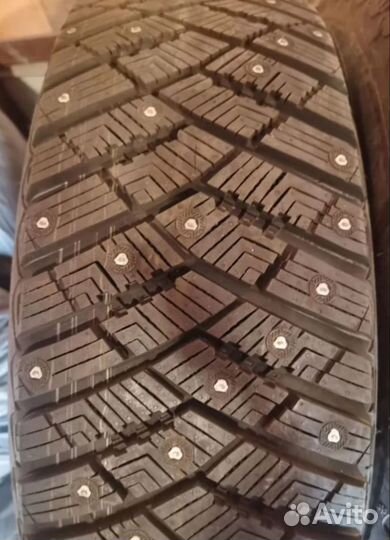 Goodyear UltraGrip Ice Arctic SUV 225/65 R17 102T