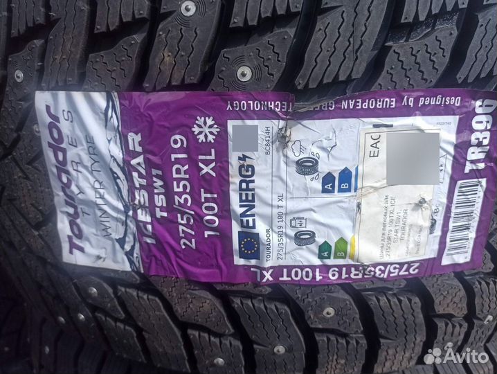 Tourador Ice Star TSW1 245/40 R19 и 275/35 R19 100T