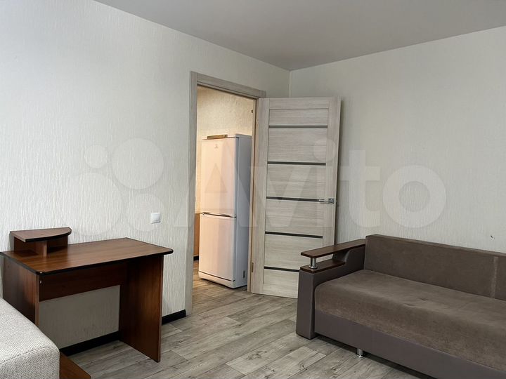 2-к. квартира, 50 м², 1/9 эт.