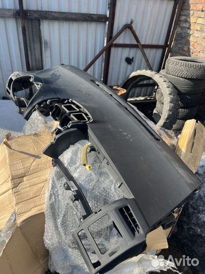 Toyota auris разбор