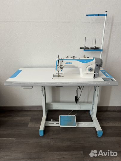 Швейная машинка jack f4
