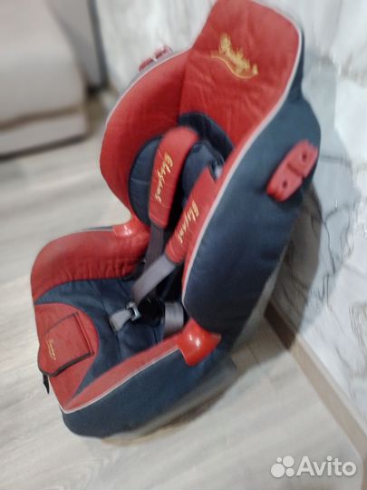 Автомобильное кресло