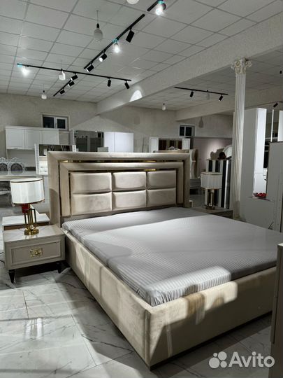 Спальный гарнитур