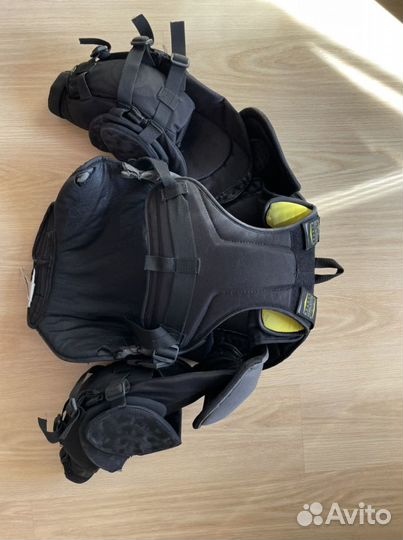 Вратарский нагрудник bauer s29