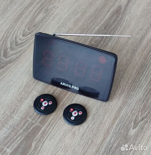 Табло отображения вызова на русском, кнопка вызова