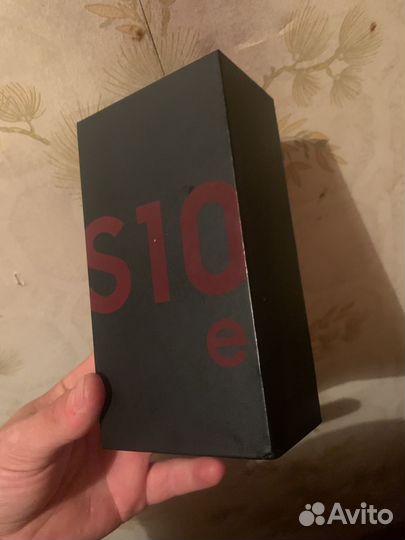 Корбка самсунг s10e