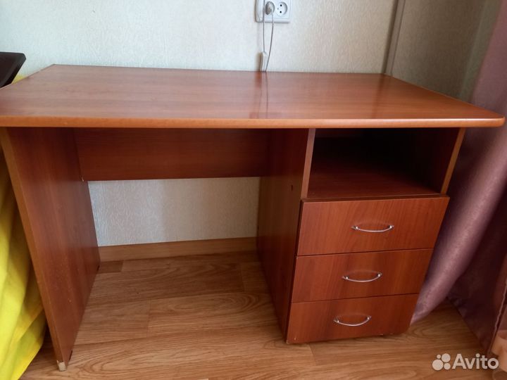 Письменный стол для школьника бу