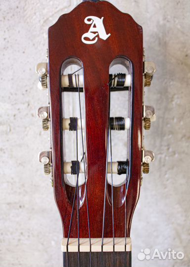 Классическая гитара