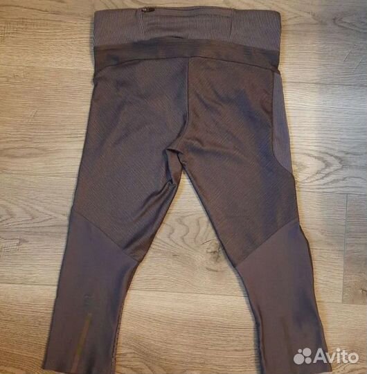 Бриджи и футболка для фитнеса