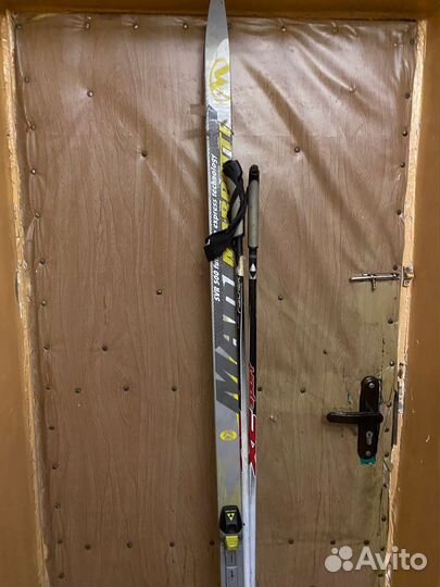 Беговые лыжи с палками 193см