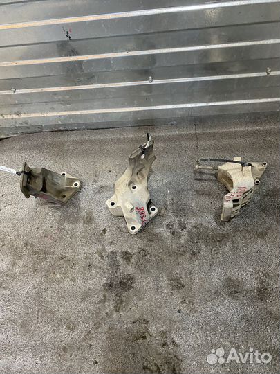 Опора двигателя Land Rover Discovery 3