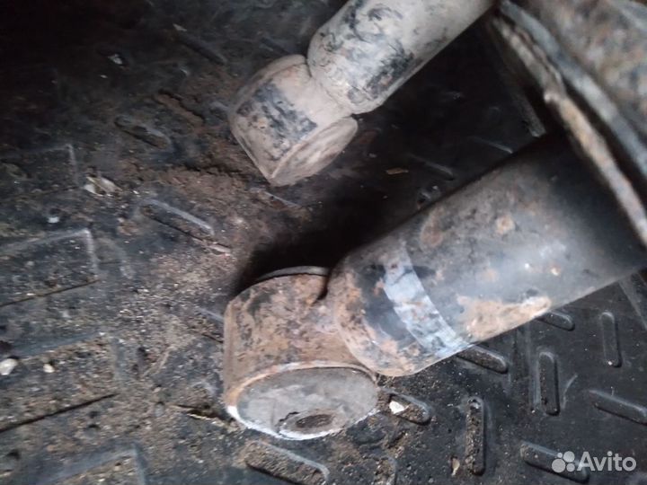 Стойка задняя mitsubishi lancer 9