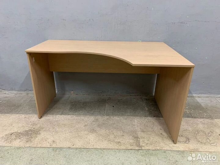 Стол компьютерный
