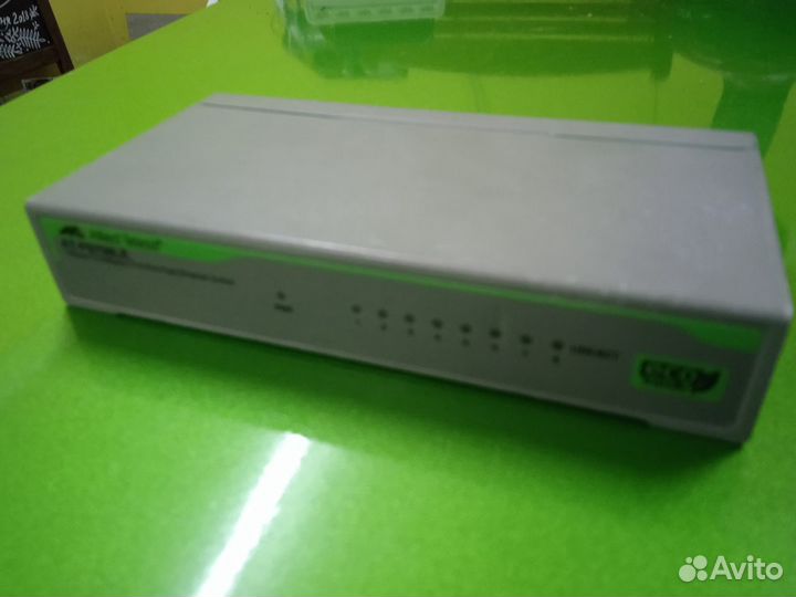 Коммутатор Allied Telesis AT-FS708LE