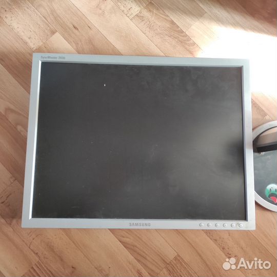 Монитор Samsung