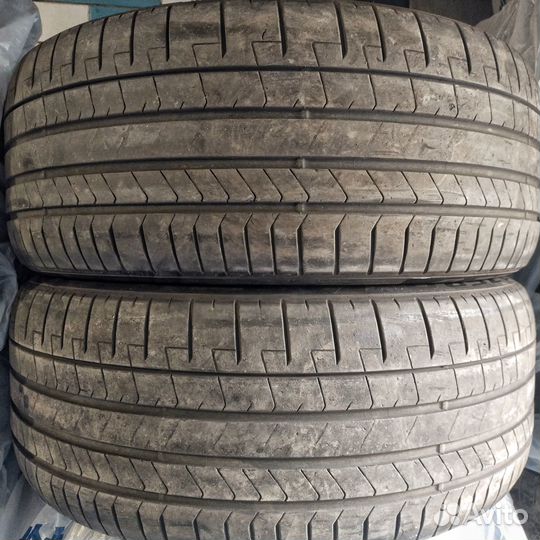 Pirelli P Zero PZ4 275/40 R22