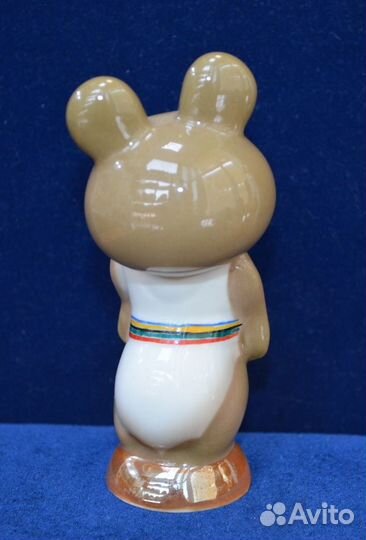 Фарфоровая статуэтка- олимпийский мишка. кисловодс