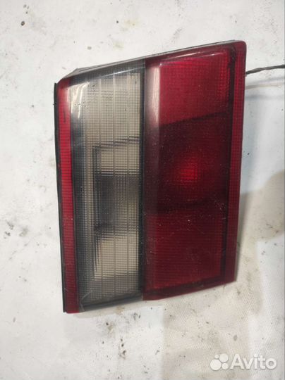 Фонарь задний левый внутренний toyota corona T190