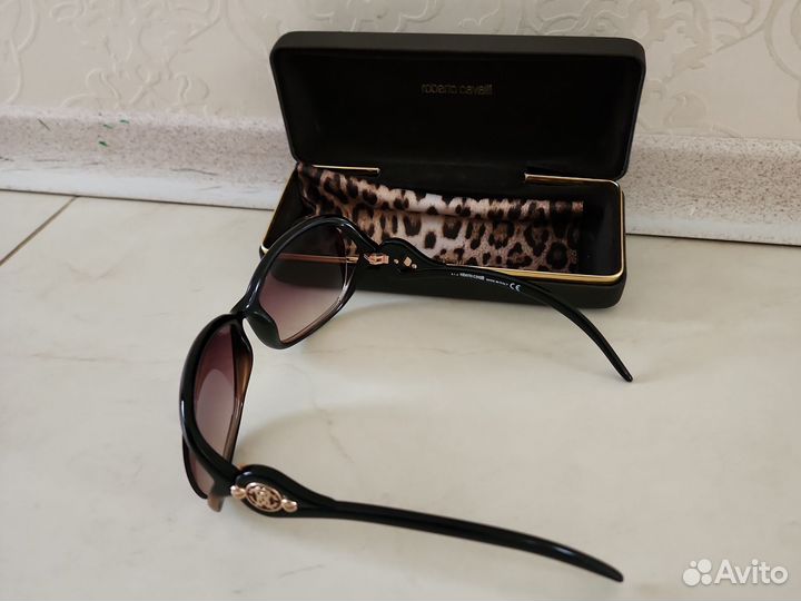 Солнцезащитные очки женские брендовые