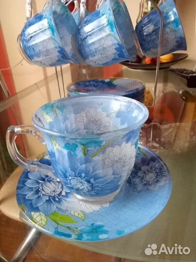 Набор чайных чашек на подставке