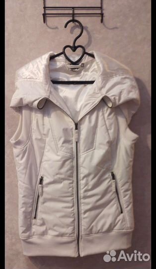 Жилетка женская демисезонная