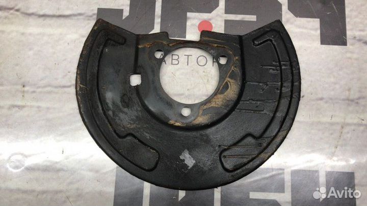 Щиток тормозного механизма передний левый Infiniti