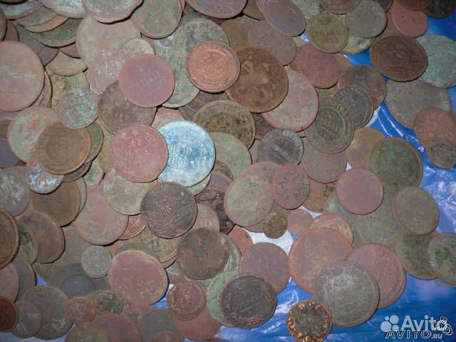 Куча старинных монет