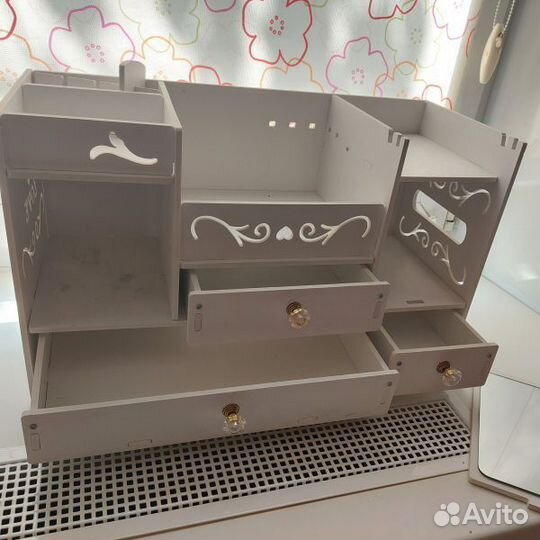 Комод для косметики